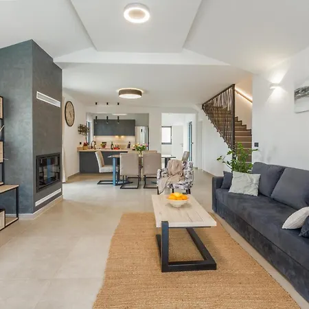 וילה Stefany פורץ